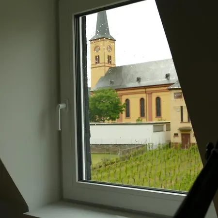 Weingut Tosta * Trittenheim